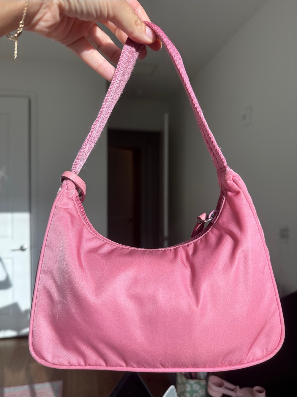 Authentic Prada Re-Edition 2000 Pink Nylon Shoulder Bag - Picture 4 of 17